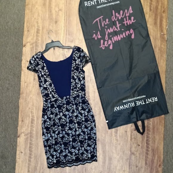 Slate & Willow Lace Open back dress - Picture 6 of 7